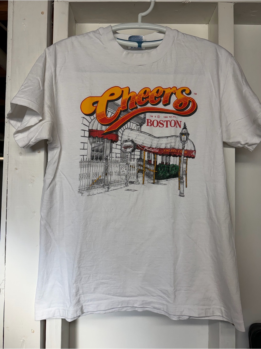 1995 Cheers Boston Sitcom White Graphic T-Shirt Size Medium Great Condition
